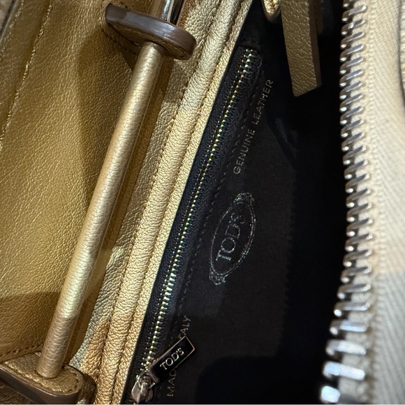 TODS Wave bag in golden metallic - Picture 14 of 14